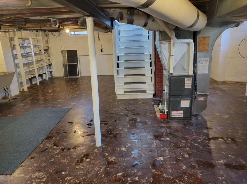 1511 Montague Ave, Meskegon MI 49441-3131 exterior