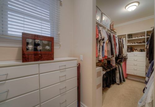 4340 Mozart St, Chicago IL 60618-1528 exterior