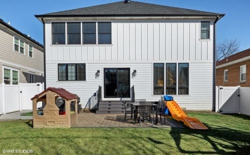 662 Parkside Ave, Elmhurst IL 60126-5029 exterior