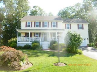 27 Gray Coach, Cranston, RI 02921-3453