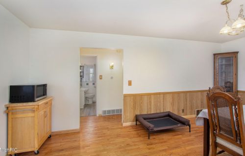 2171 Dangl Rd, Meskegon MI 49444-8748 exterior