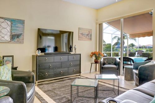 272 Surfside Ave, Fort Pierce FL  34983-1286 exterior