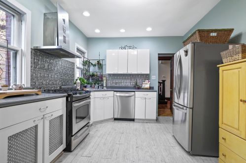 3019 Smt Ave, Milwaukee WI 53211-3463 exterior