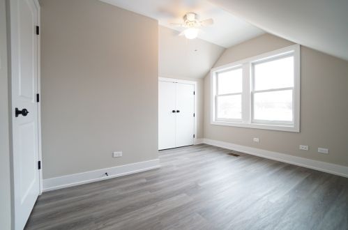 5249 Melvina Ave, Chicago IL 60638-4306 exterior