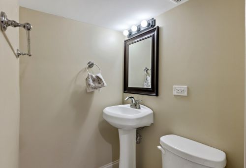 6853 Kildare Ave, Chicago IL 60803-2108 exterior