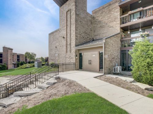 3635 Tucker Pl, Milwaukee WI 53222-2756 exterior