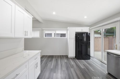 2106 Carol Dr, Fullerton CA 92833-3010 exterior