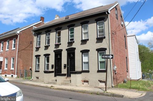 70 Warren St, Pottstown PA 19464-4336 exterior