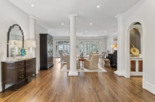 1165 Conway Dr, Atlanta GA 30327-3535 exterior