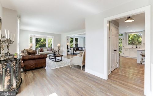 1326 Kirby Rd, Mc Lean VA  22101-2409 exterior