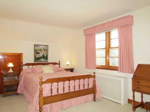 207 Eno Ave, Torrington CT 06790-5625 exterior