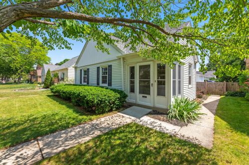 2920 79th St, Milwaukee, WI 53219-2701