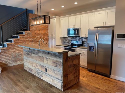 40 Cannon St, Poughkeepsie NY  12601-3206 exterior