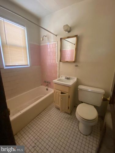 241 54th St, Washington DC 20019-6624 exterior