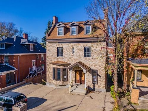 405 Zara St, Pittsburgh, PA 15210-1454