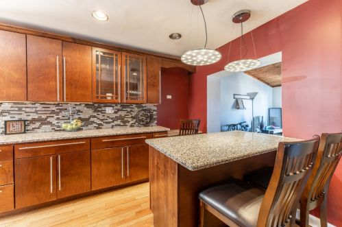 9704 Central Park Ave, Chicago IL 60805-3003 exterior