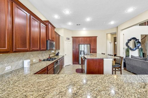 28203 Emerald Creek Ln, Fulshear TX 77441-2031 exterior