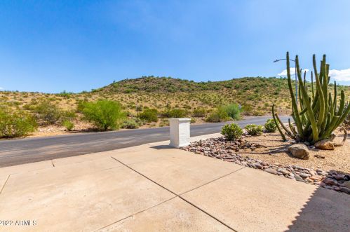 13008 3 St, Phoenix AZ 85022-5210 exterior