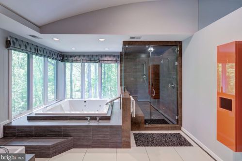 10011 Avenel Farm Dr, Rockville MD 20854-5410 exterior