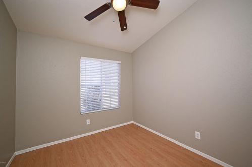 7043 28th Ave, Phoenix AZ  85051-8452 exterior