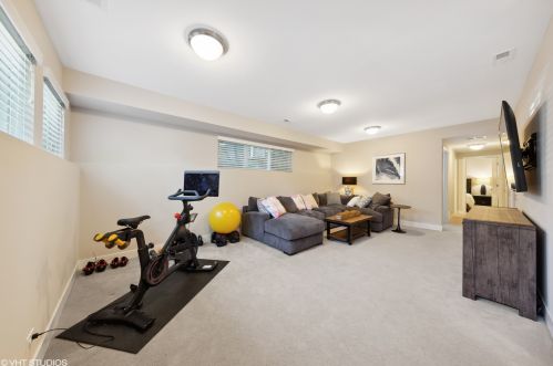 2040 Hamlin Ave, Chicago IL 60647-1010 exterior