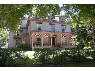 42 High St, Bristol RI  02809-2065 exterior