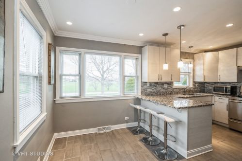 5000 Lawler Ave, Chicago IL 60638-2111 exterior