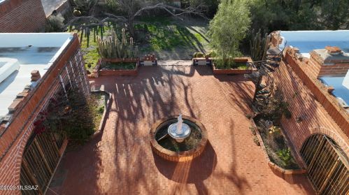 6652 Casas Adobes Dr, Tucson, AZ 85704-6122