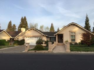 121 Crow Canyon Dr, Folsom CA  95630-2043 exterior