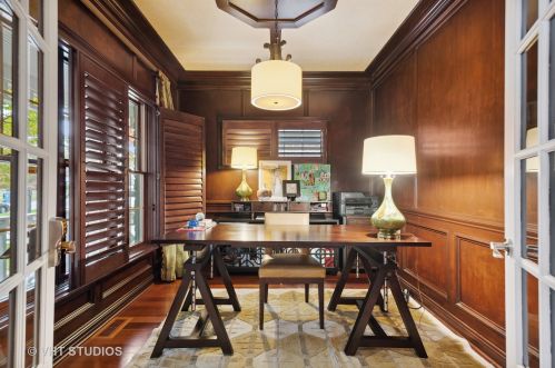 832 Colfax Ave, Elmhurst IL 60126-4535 exterior