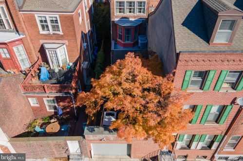 1016 Clinton St, Philadelphia PA 19107-6017 exterior