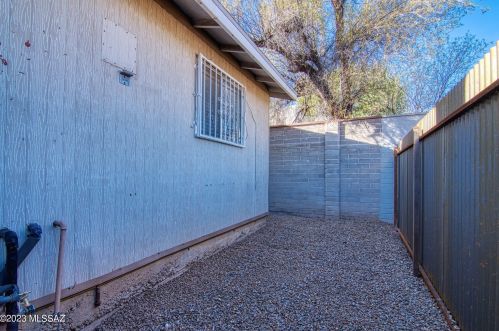 892 Glenn St, Tucson AZ  85705-4120 exterior