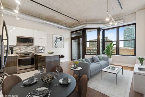 849 Franklin St, Chicago, IL 60610-8793