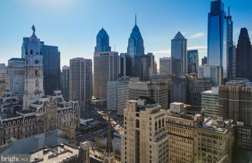 1228 Arch St, Philadelphia PA 19107-2816 exterior