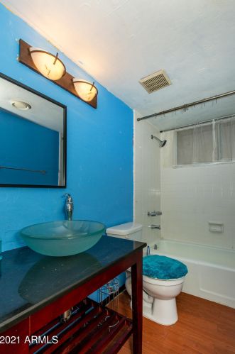 2913 Casa Tomas Ct, Phoenix AZ  85016-7708 exterior