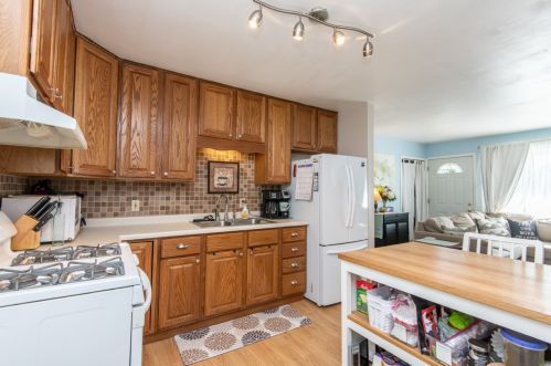 3228 68th St, Milwaukee, WI 53219-4004