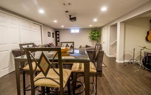 895 Parkside Ave, Elmhurst IL 60126-5027 exterior