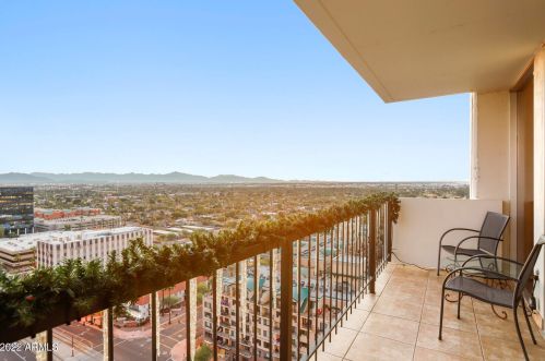 2323 Central Ave, Phoenix AZ 85004-1325 exterior