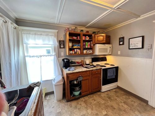 29 Clarence St, Torrington CT 06790-6709 exterior