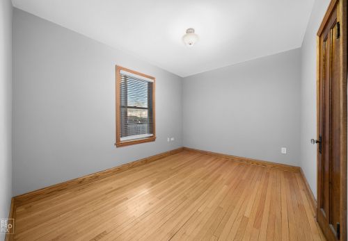 5731 Rockwell St, Chicago IL 60659-4915 exterior