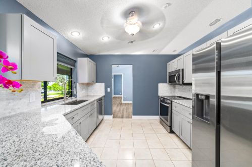 117 Sagamore Ter, Fort Pierce FL 34983-1262 exterior