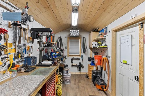 214 Vine St, Milwaukee WI 53205-1451 exterior