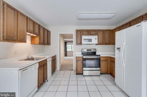 11352 Empire Ln, Rockville MD 20852-2870 exterior