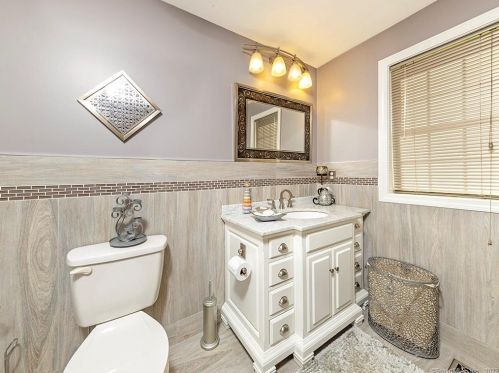 145 Howe Rd, New Britain CT 06053-1316 exterior