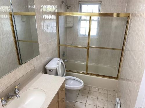 202 Gibson Blvd, Valley Stream NY  11581-3324 exterior