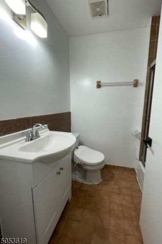 74 Grant Ave, Dumont NJ 07628-1606 exterior