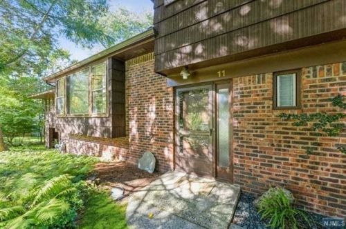 11 Maple Ave, Demarest NJ  07627-2404 exterior