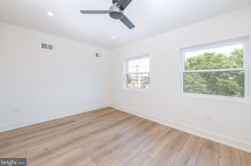 3172 18 St, Philadelphia PA 19145-5412 exterior