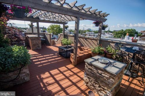 985 6th St, Philadelphia PA  19123-1405 exterior