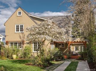 2716 10th Ave, Seattle WA  98102-3924 exterior